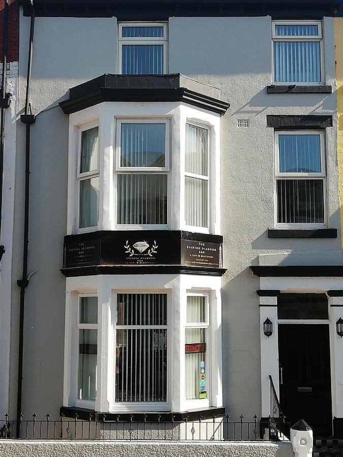 Bed and Breakfast The Shining Diamond à Blackpool Extérieur photo